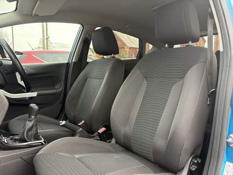 Ford Fiesta T EcoBoost Zetec Blue Edition - U662
