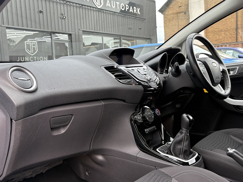 Ford Fiesta T EcoBoost Zetec Blue Edition - U662