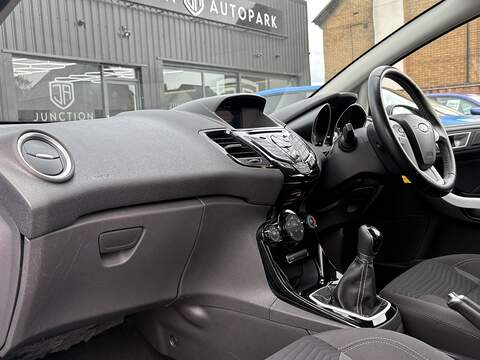 Ford Fiesta T EcoBoost Zetec Blue Edition - U662