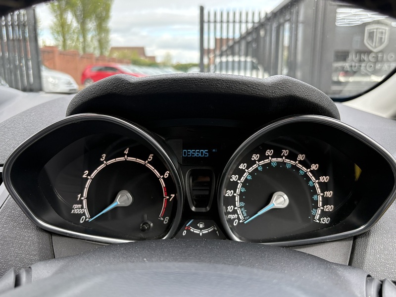 Ford Fiesta T EcoBoost Zetec Blue Edition - U662