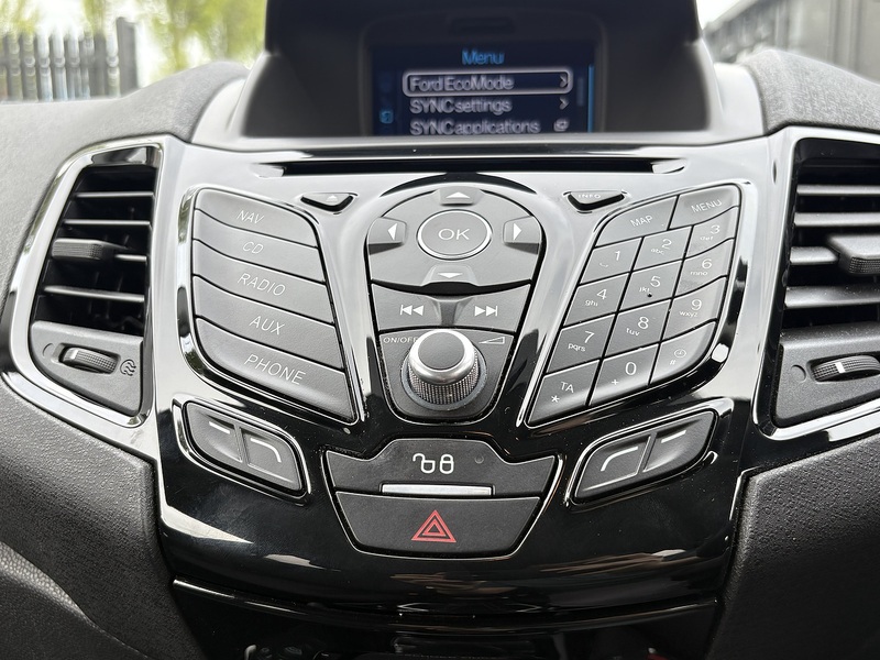 Ford Fiesta T EcoBoost Zetec Blue Edition - U662