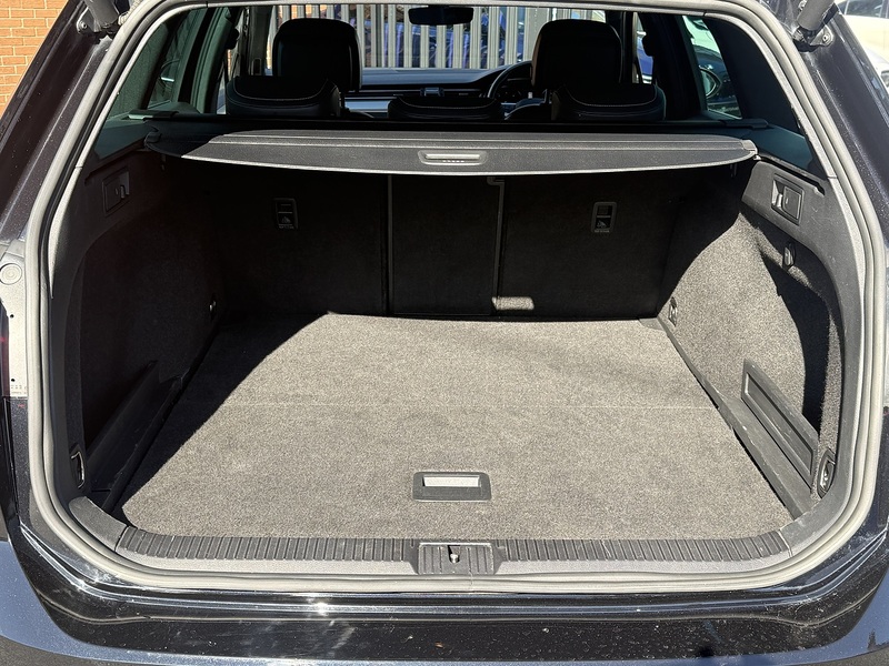 Volkswagen Passat TDI EVO R-Line - U667