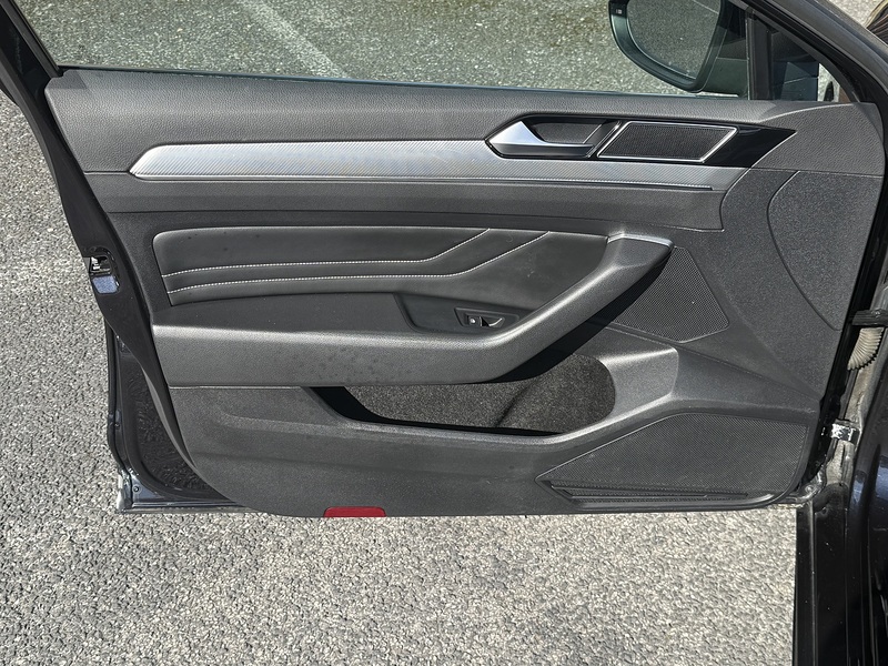 Volkswagen Passat TDI EVO R-Line - U667