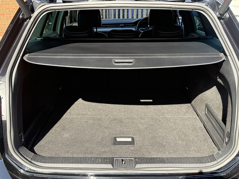 Volkswagen Passat TDI EVO R-Line - U667