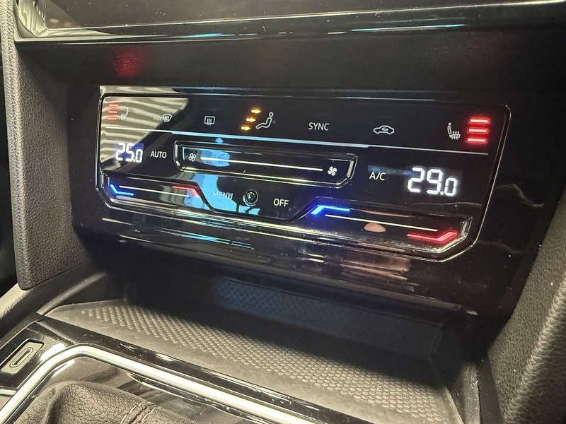 Volkswagen Passat TDI EVO R-Line - U667