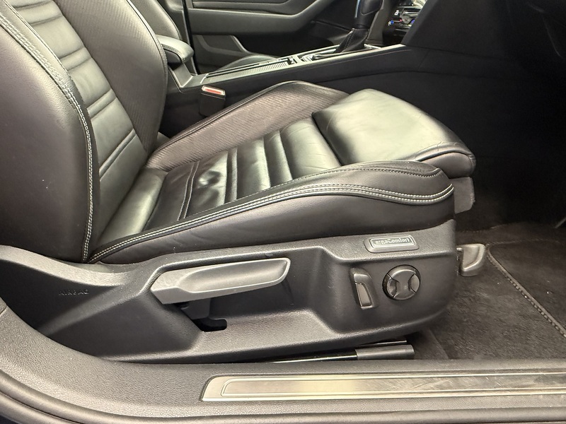 Volkswagen Passat TDI EVO R-Line - U667