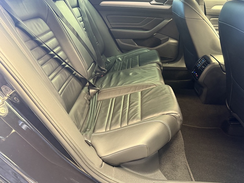 Volkswagen Passat TDI EVO R-Line - U667