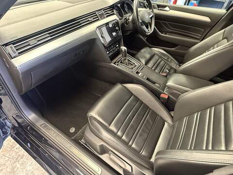 Volkswagen Passat TDI EVO R-Line - U667