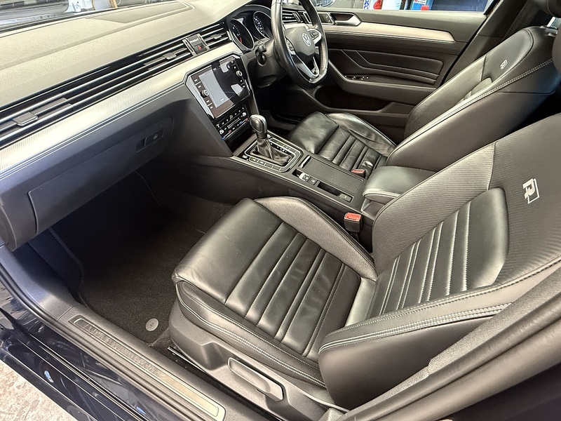 Volkswagen Passat TDI EVO R-Line - U667