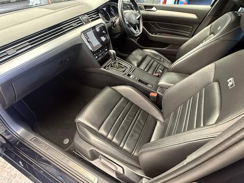 Volkswagen Passat TDI EVO R-Line - U667