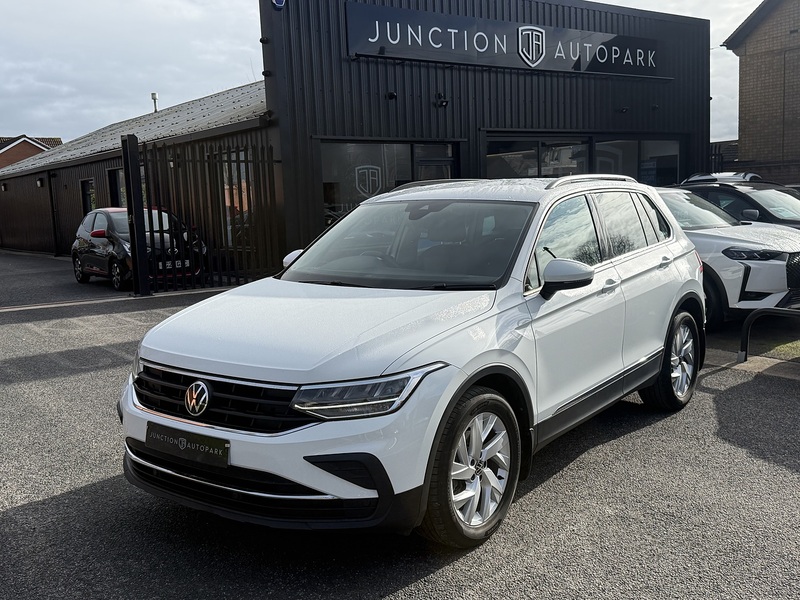 Volkswagen Tiguan TSI Life - U669