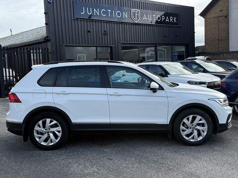 Volkswagen Tiguan TSI Life - U669
