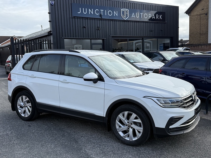 Volkswagen Tiguan TSI Life - U669