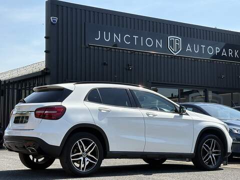 Mercedes-Benz GLA GLA180 Urban Edition - U678
