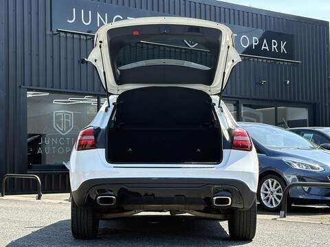 Mercedes-Benz GLA GLA180 Urban Edition - U678