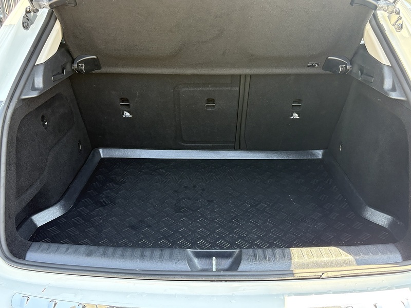 Mercedes-Benz GLA GLA180 Urban Edition - U678