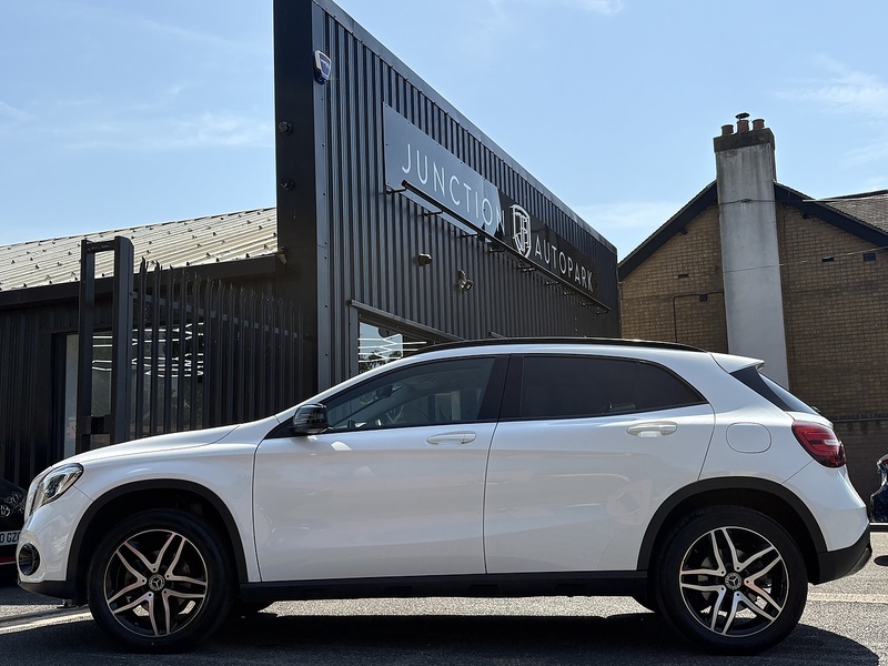 Mercedes-Benz GLA GLA180 Urban Edition - U678