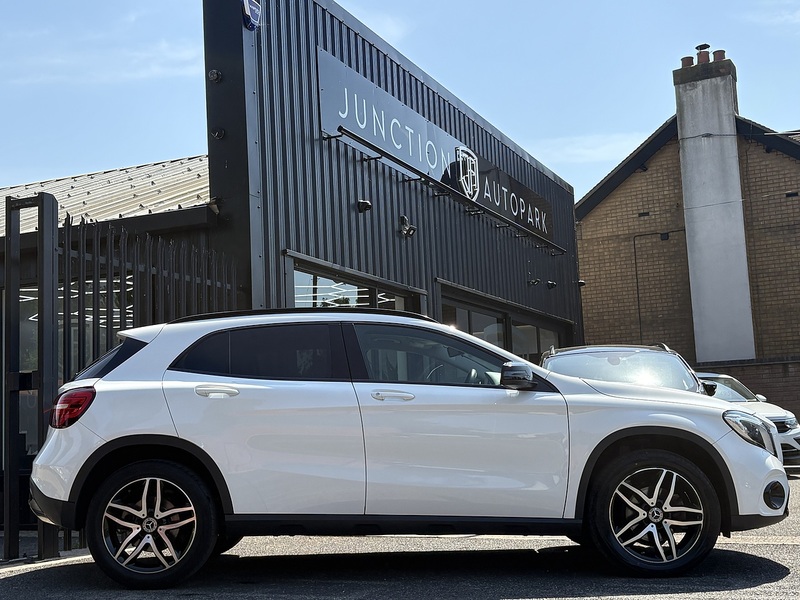 Mercedes-Benz GLA GLA180 Urban Edition - U678