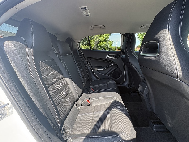 Mercedes-Benz GLA GLA180 Urban Edition - U678