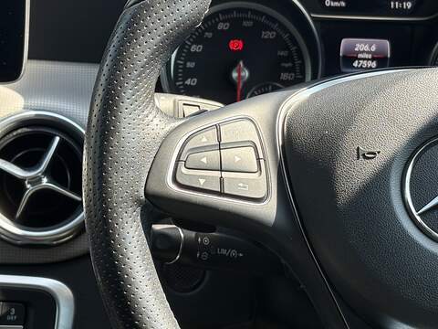 Mercedes-Benz GLA GLA180 Urban Edition - U678