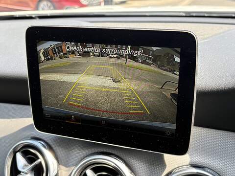 Mercedes-Benz GLA GLA180 Urban Edition - U678