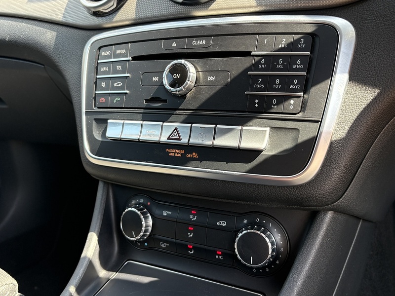 Mercedes-Benz GLA GLA180 Urban Edition - U678
