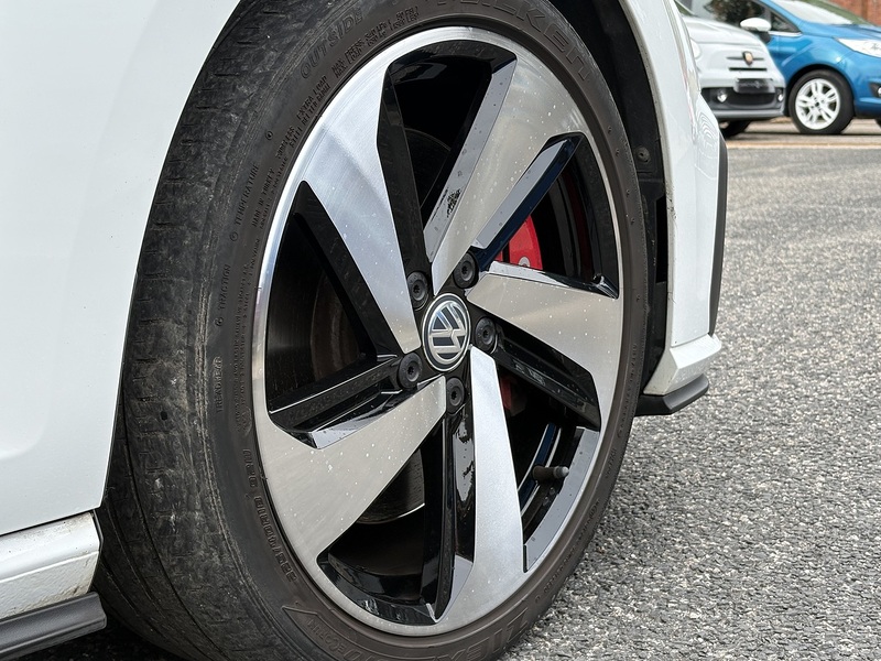 Volkswagen Golf TSI GTI Performance - U680