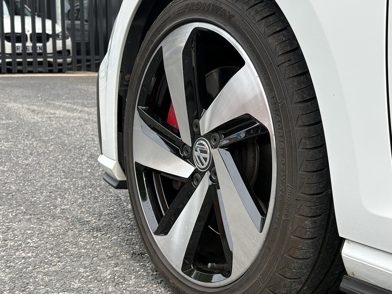 Volkswagen Golf TSI GTI Performance - U680