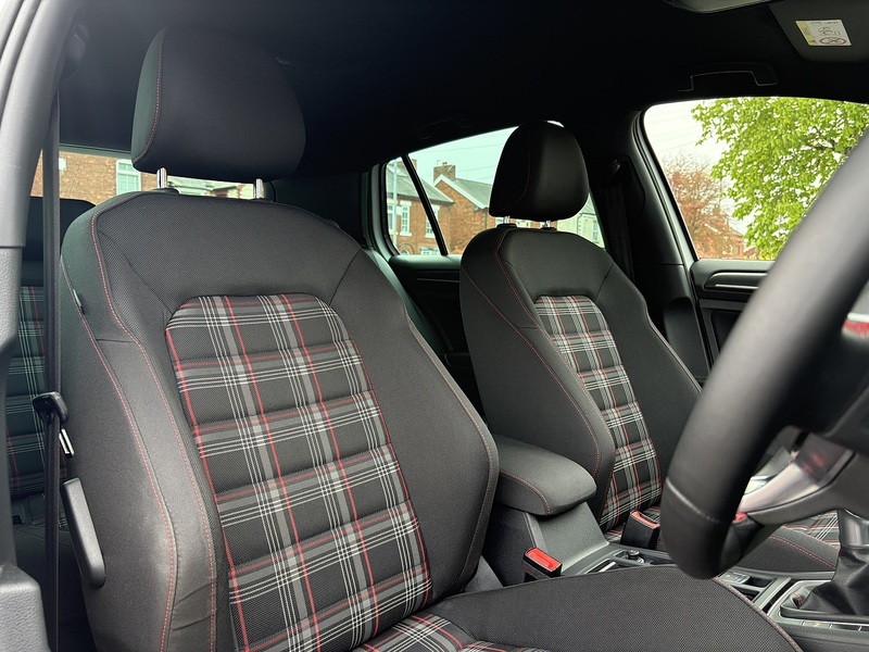 Volkswagen Golf TSI GTI Performance - U680