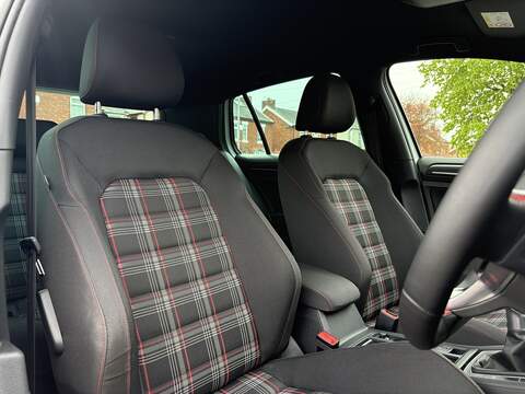 Volkswagen Golf TSI GTI Performance - U680