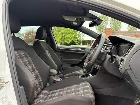 Volkswagen Golf TSI GTI Performance - U680