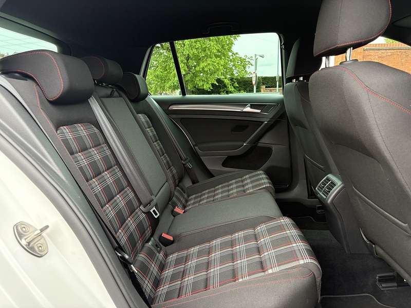 Volkswagen Golf TSI GTI Performance - U680