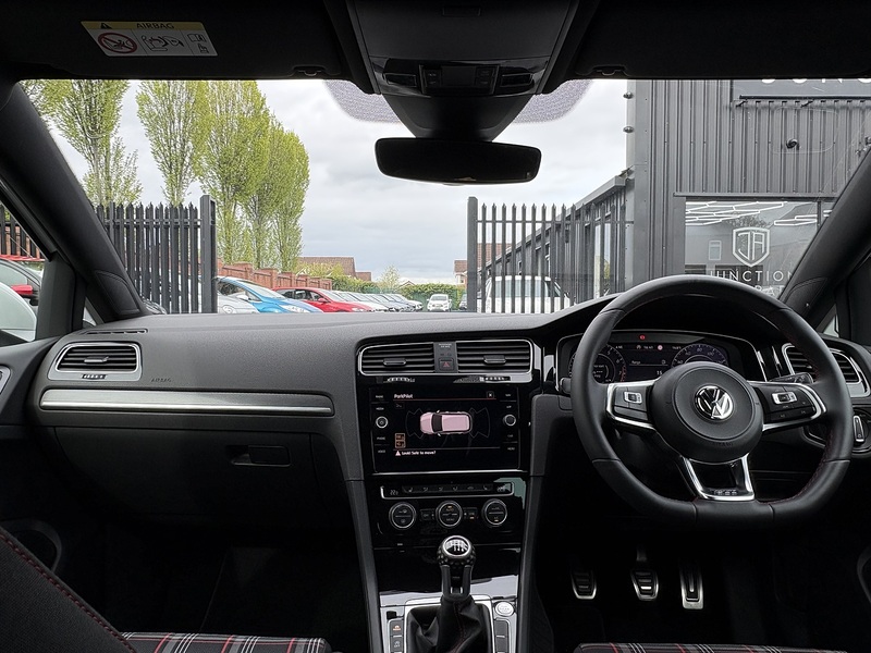 Volkswagen Golf TSI GTI Performance - U680
