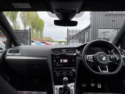 Volkswagen Golf TSI GTI Performance - U680
