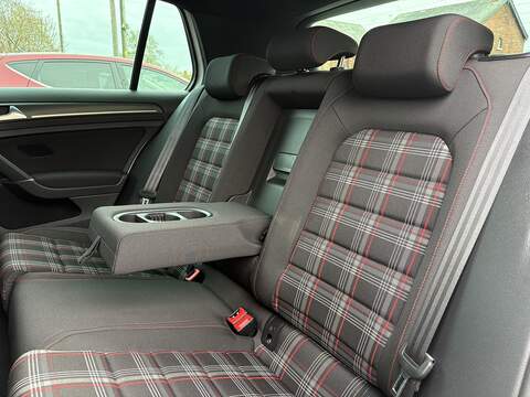 Volkswagen Golf TSI GTI Performance - U680