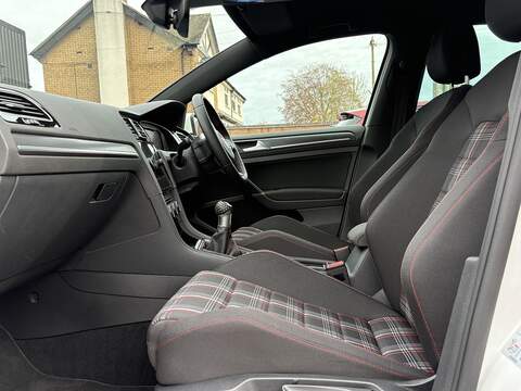 Volkswagen Golf TSI GTI Performance - U680
