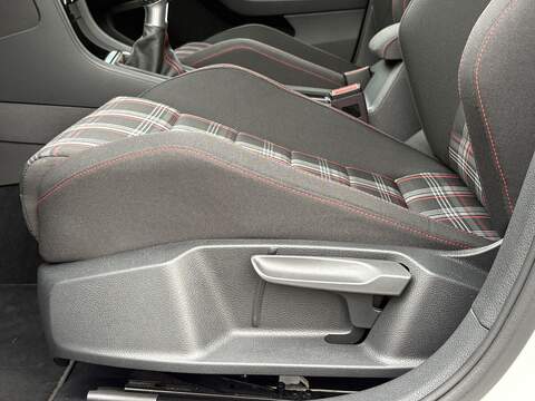 Volkswagen Golf TSI GTI Performance - U680