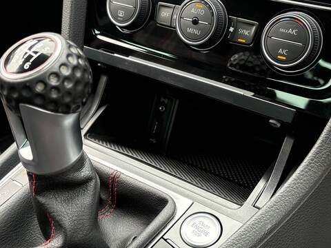 Volkswagen Golf TSI GTI Performance - U680