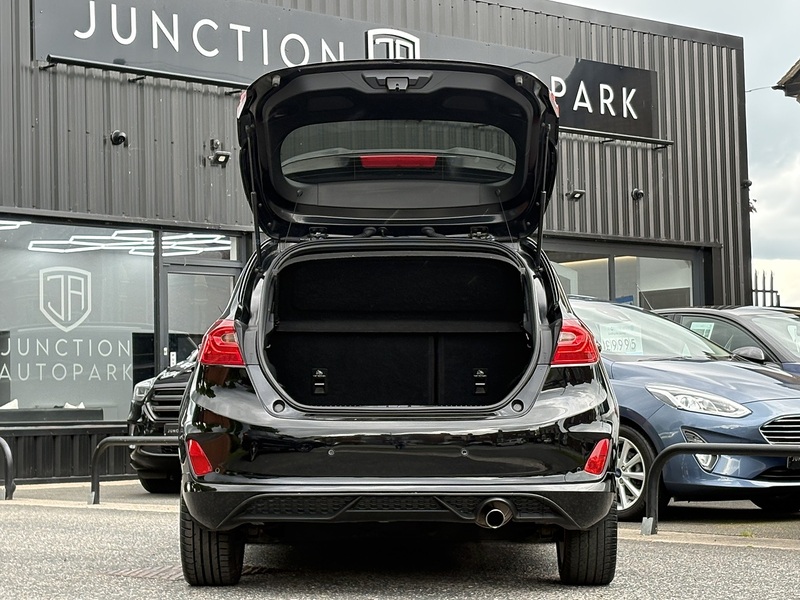 Ford Fiesta T EcoBoost ST-Line X - U681