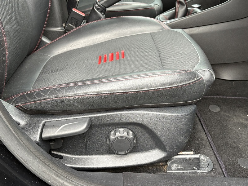 Ford Fiesta T EcoBoost ST-Line X - U681