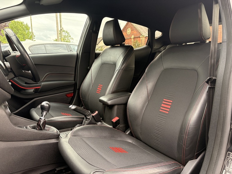 Ford Fiesta T EcoBoost ST-Line X - U681