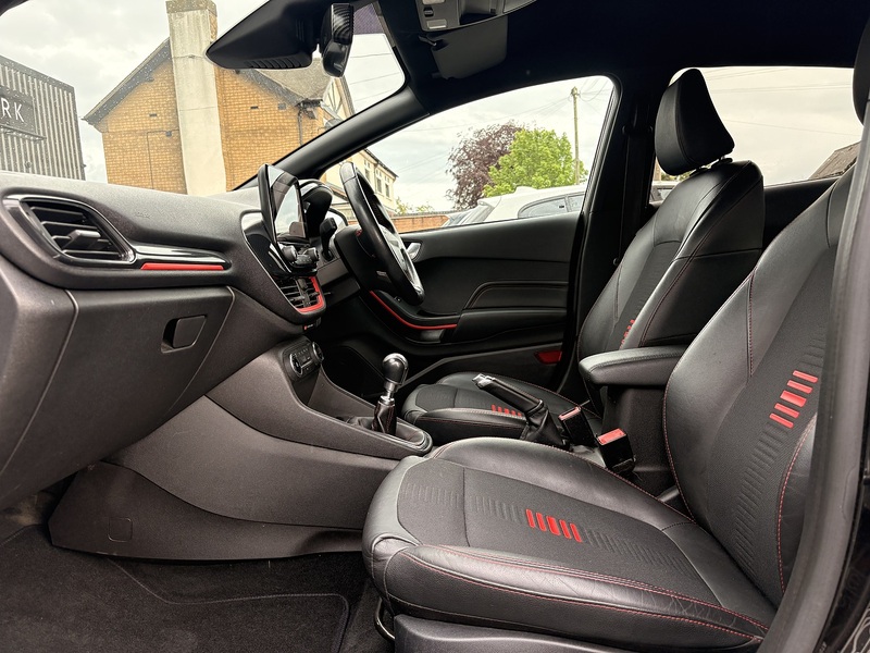 Ford Fiesta T EcoBoost ST-Line X - U681