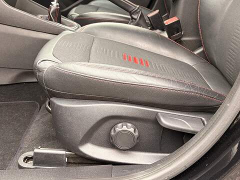 Ford Fiesta T EcoBoost ST-Line X - U681