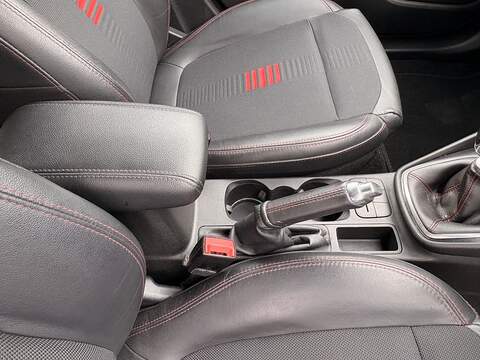 Ford Fiesta T EcoBoost ST-Line X - U681