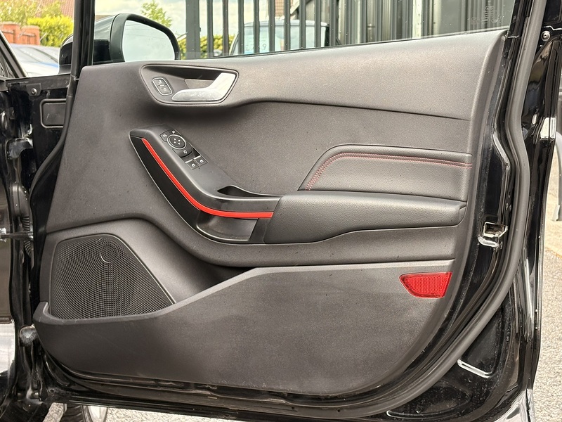 Ford Fiesta T EcoBoost ST-Line X - U681
