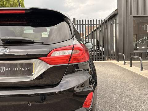 Ford Fiesta T EcoBoost ST-Line X - U681