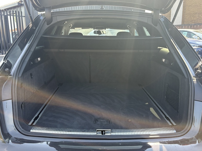 Audi A6 Avant TDI ultra Black Edition - U682