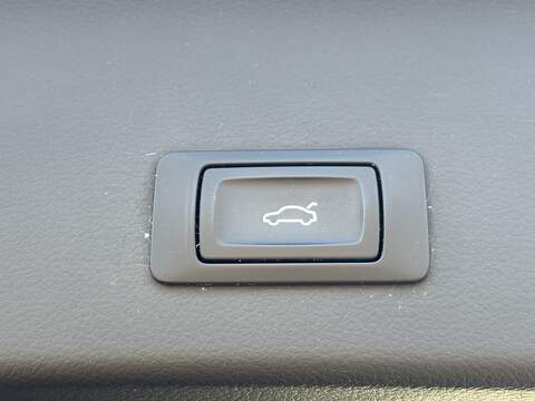 Audi A6 Avant TDI ultra Black Edition - U682