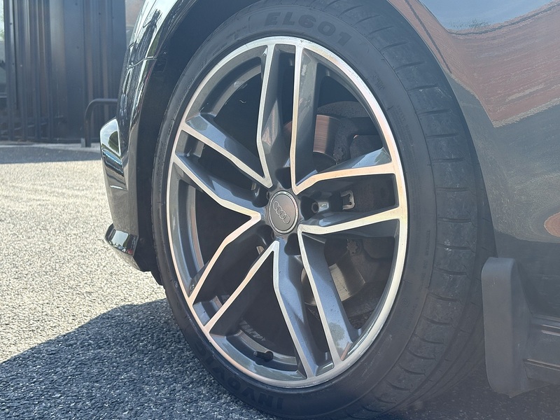 Audi A6 Avant TDI ultra Black Edition - U682