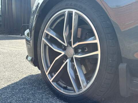 Audi A6 Avant TDI ultra Black Edition - U682